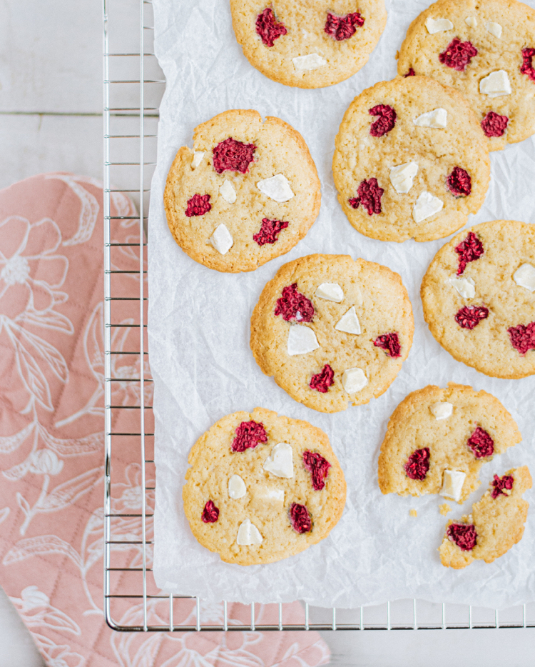 Rezept Kekse mit weißer Schokolade & Himbeeren